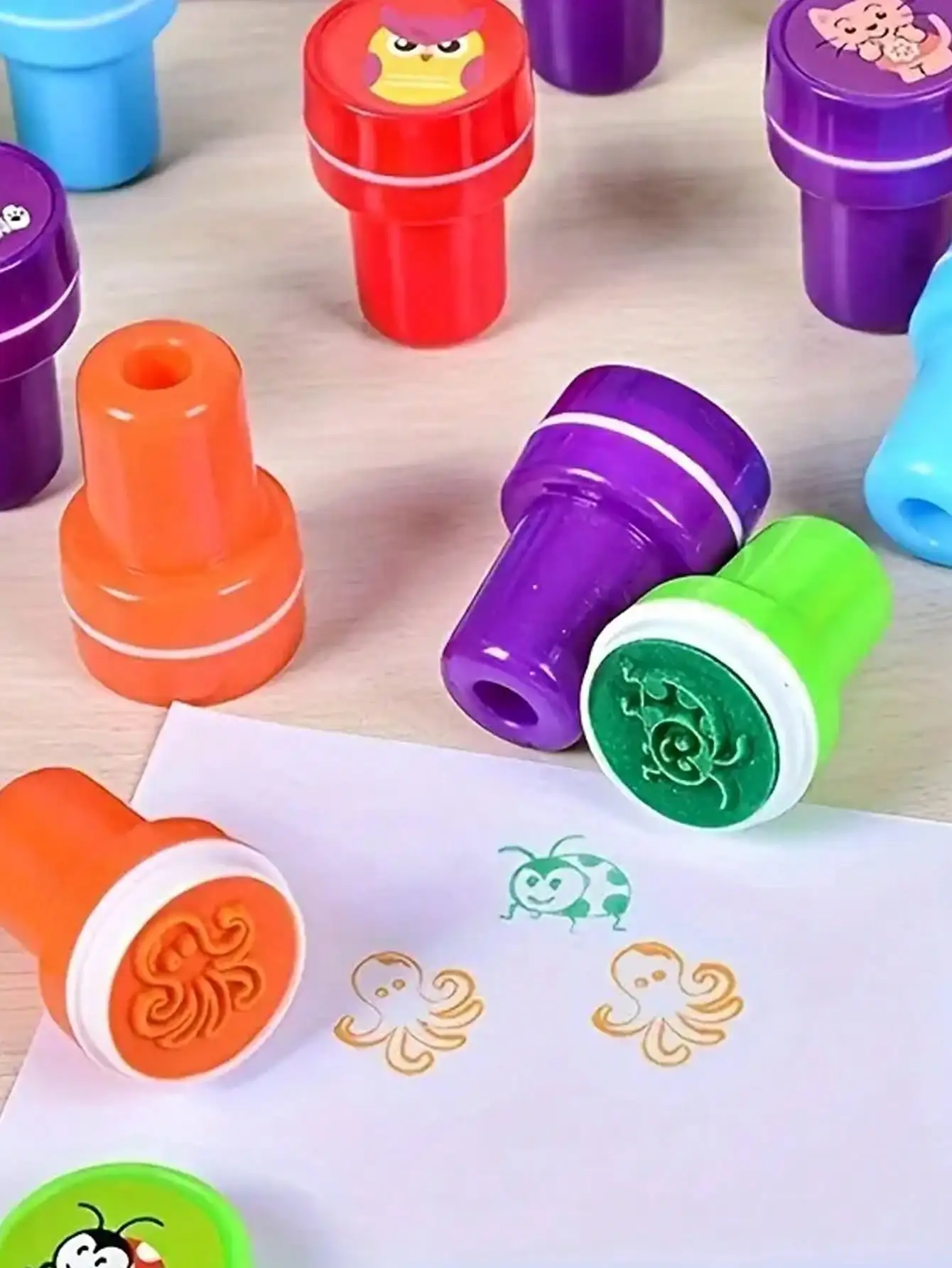 ชุดแสตมป์สัตว์หลากสีสันแบบสุ่ม 26 ชิ้น - เหมาะสำหรับครู งานปาร์ตี้ และงานฝีมือ DIY - วัสดุพลาสติก