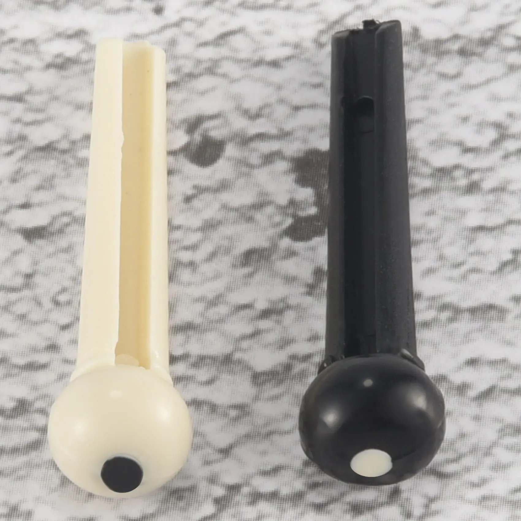 

Better Quality 36 Pieces Acoustic Guitar Bridge Pins Pegs in White and Black with 1 Piece Bridge Pin Puller Remover in Guitar