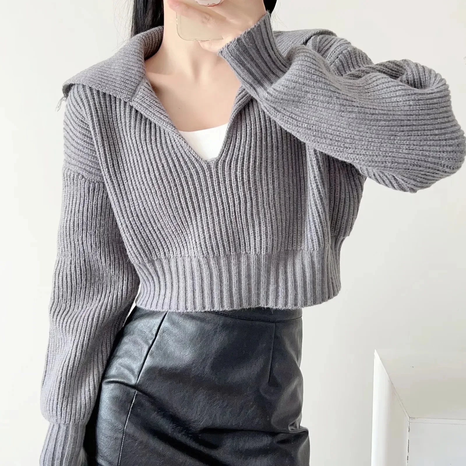 

Big Lapel Joker Knitted Sweater Women's Fashion Loose Short Sweater Pullover Women's Clothing