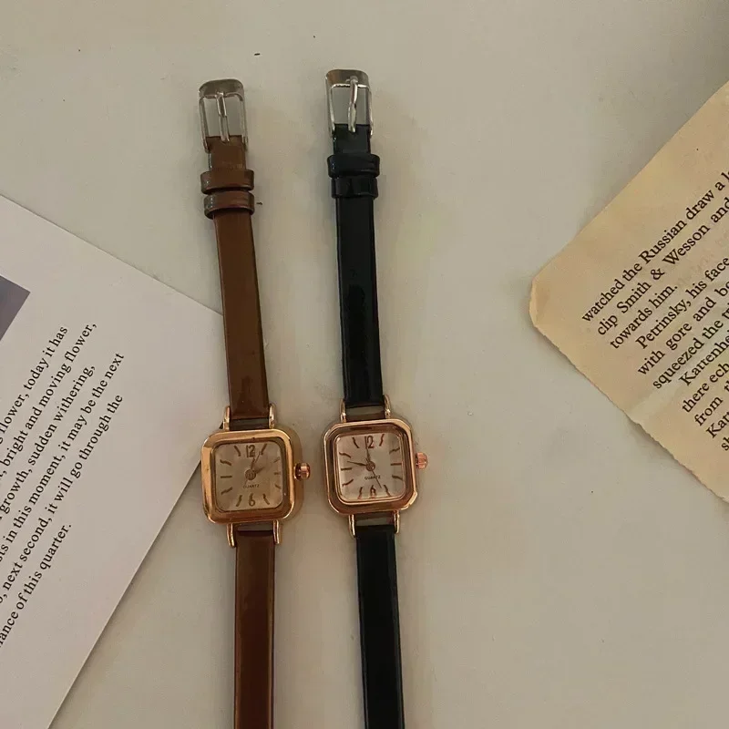 Zegarek damski mała kwadratowa tarcza cienki skórzany pasek damski zegarek na rękę eleganckie zegarki damskie Casual Relogios Feminino Reloj