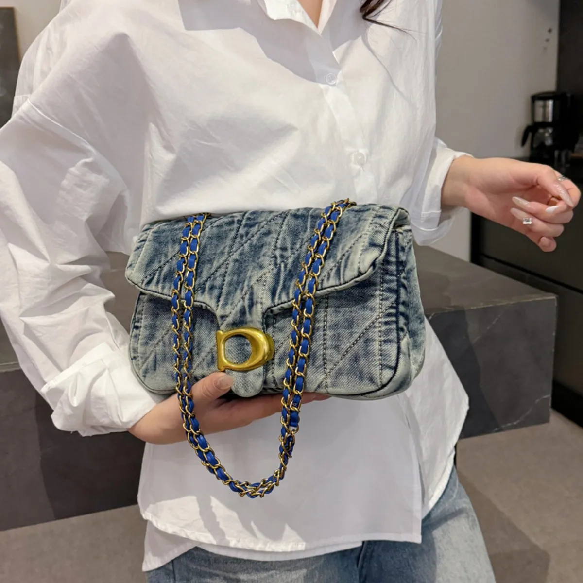 2025, neue Denim-Unterarmtasche im HK-Stil – ein Must-Have für Damen im Retro-Stil