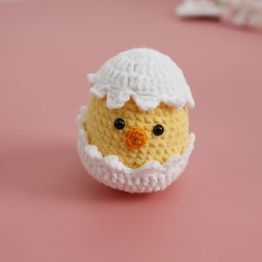 Lindo pollito de ganchillo hecho a mano terminado para fiesta de Pascua, huevo con ruedas de Color de ganchillo, lindo conejo blanco tejido, adorno personalizado