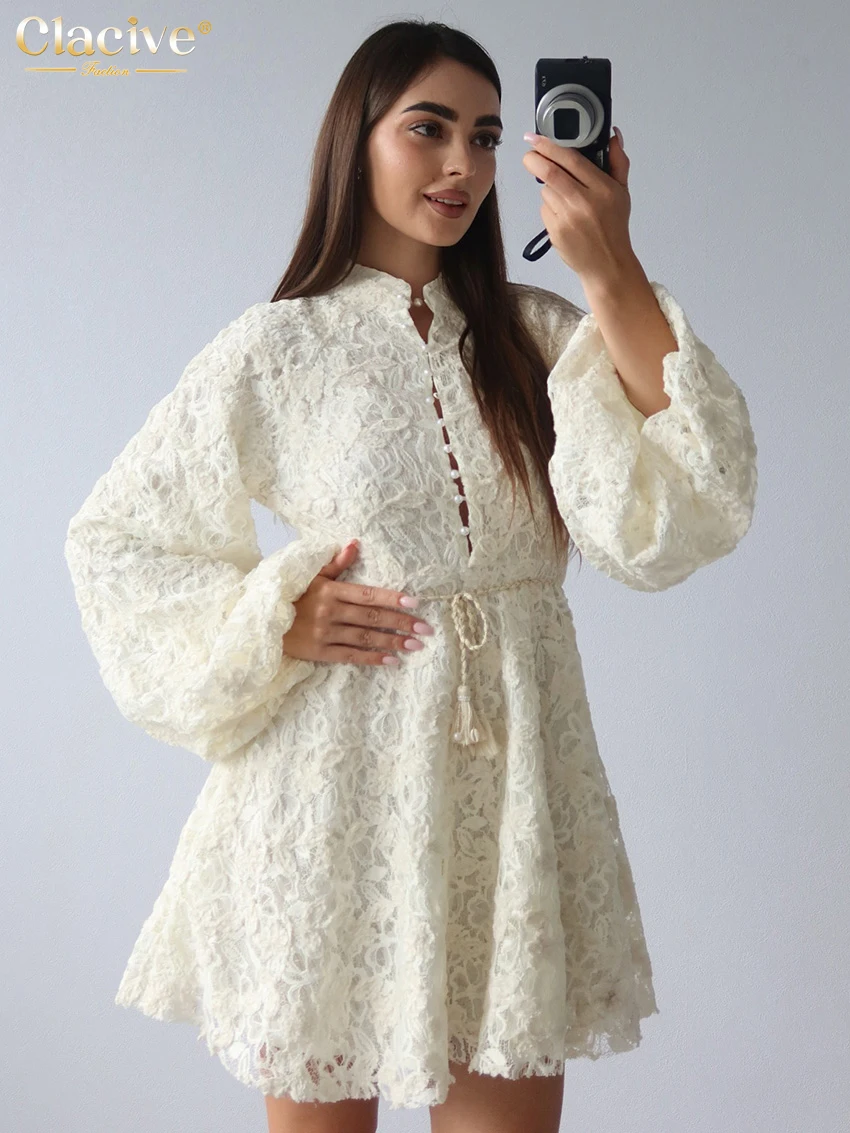 ชุดเดรสผู้หญิงทรงหลวมสีแอพริคอต แบรนด์ Clacive รุ่นแฟชั่นปี 2026 คอลเลคชั่นฤดูใบไม้ผลิ คอตั้ง แขนพอง ทรงมินิเดรส ดีไซน์หรูหรา คลาสสิก จับจีบ