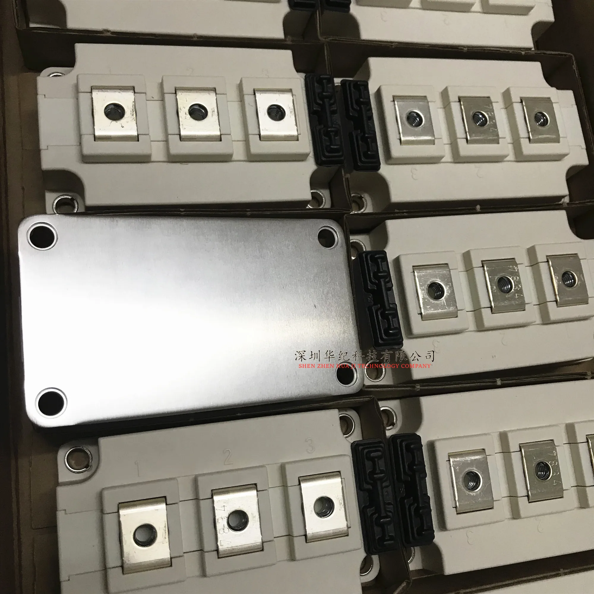 FD300DGH70D2S FD300R06KE3 FD400R06KE3 SGM50PA12A6BTFD IGBT MODULE