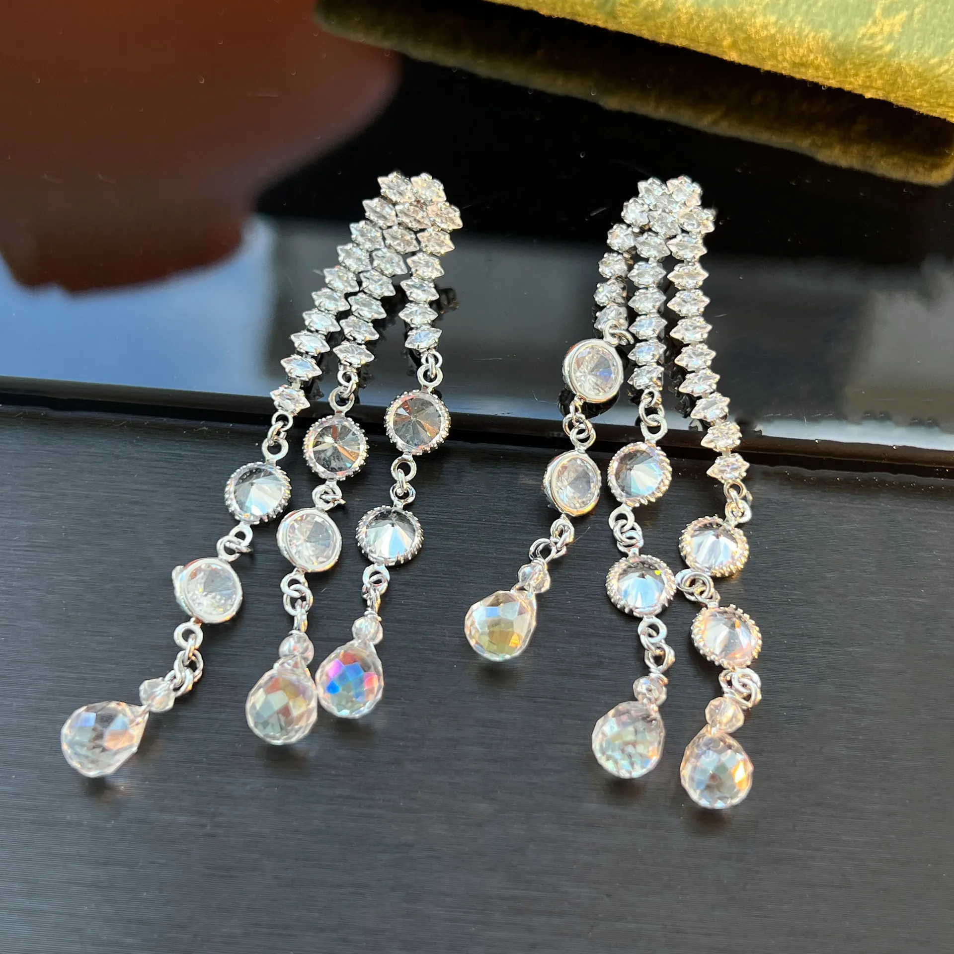 Luxury Fashion Long Drop Earrings for Women, Cubic Zirconia Inlaid 925 Silver Pin Earrings, Elegant High‑End Jewelry for Party G