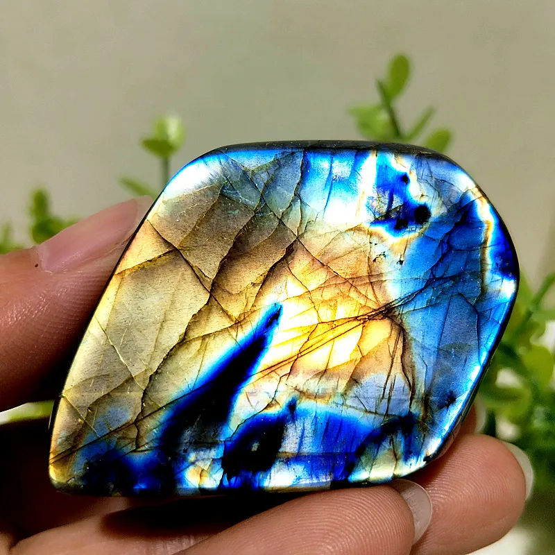 Small  Natural Stone Blue Labradorite Crystal Freeform Witchcraft Meditation Energy Feng Shui Crystal Room Decor view 6