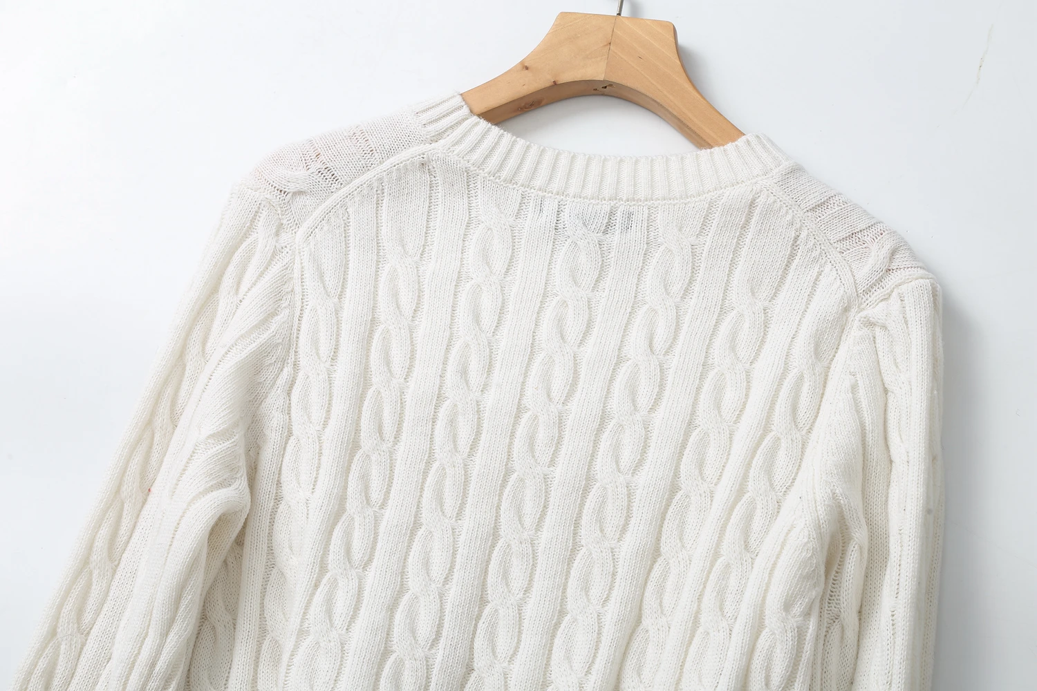 Ethereal MD 2024  new style of French sweet lady commuter style twist knit crewneck sweater sweater