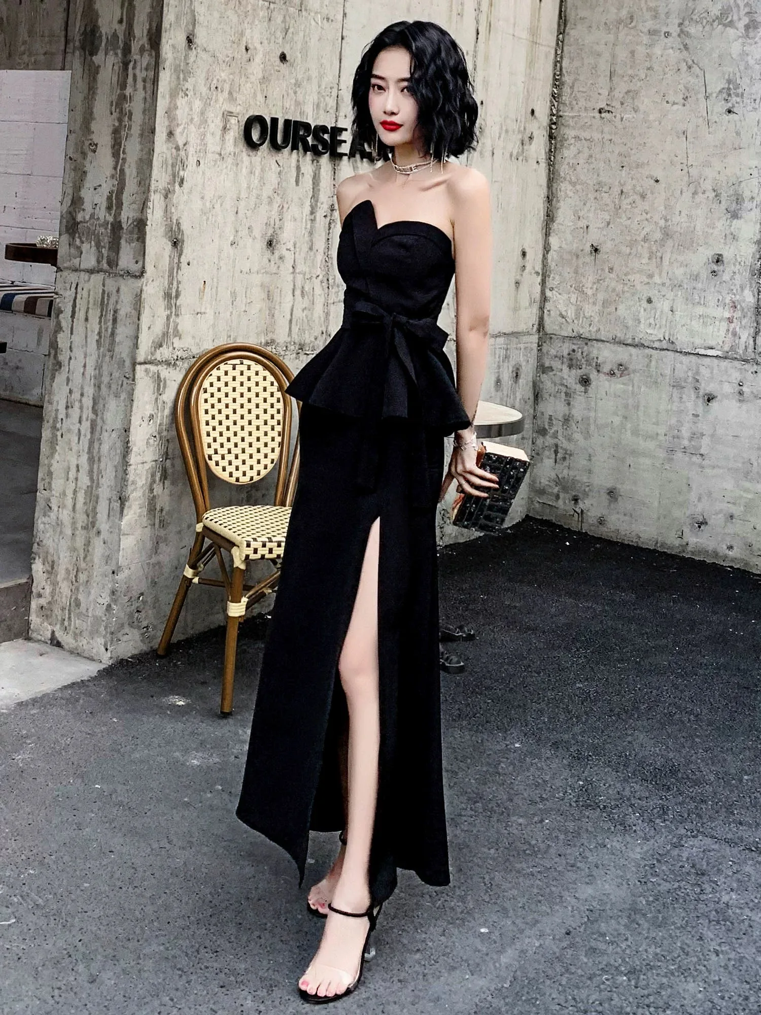 New No. 1 tube top small evening dress for women with banquet temperament, ladylike long style, niche and high-end sense