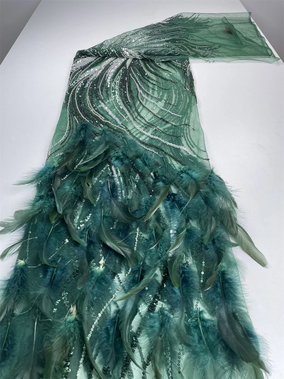 

5 Yards Luxurious 3D Feather African Groom Sequins Lace Fabric 2025 High Quality French Embroidery Beads Lace Nigerian Sewing