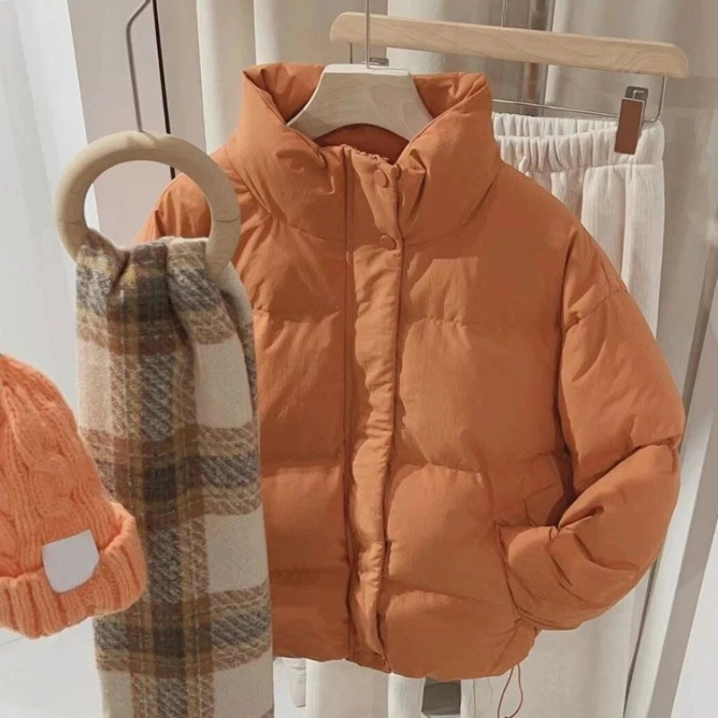 2022 Herbst/Winter Kürbisorange Kurzarm-Baumwollmantel mit dickem Brot-Outfit für Wärme und Baumwollpullover