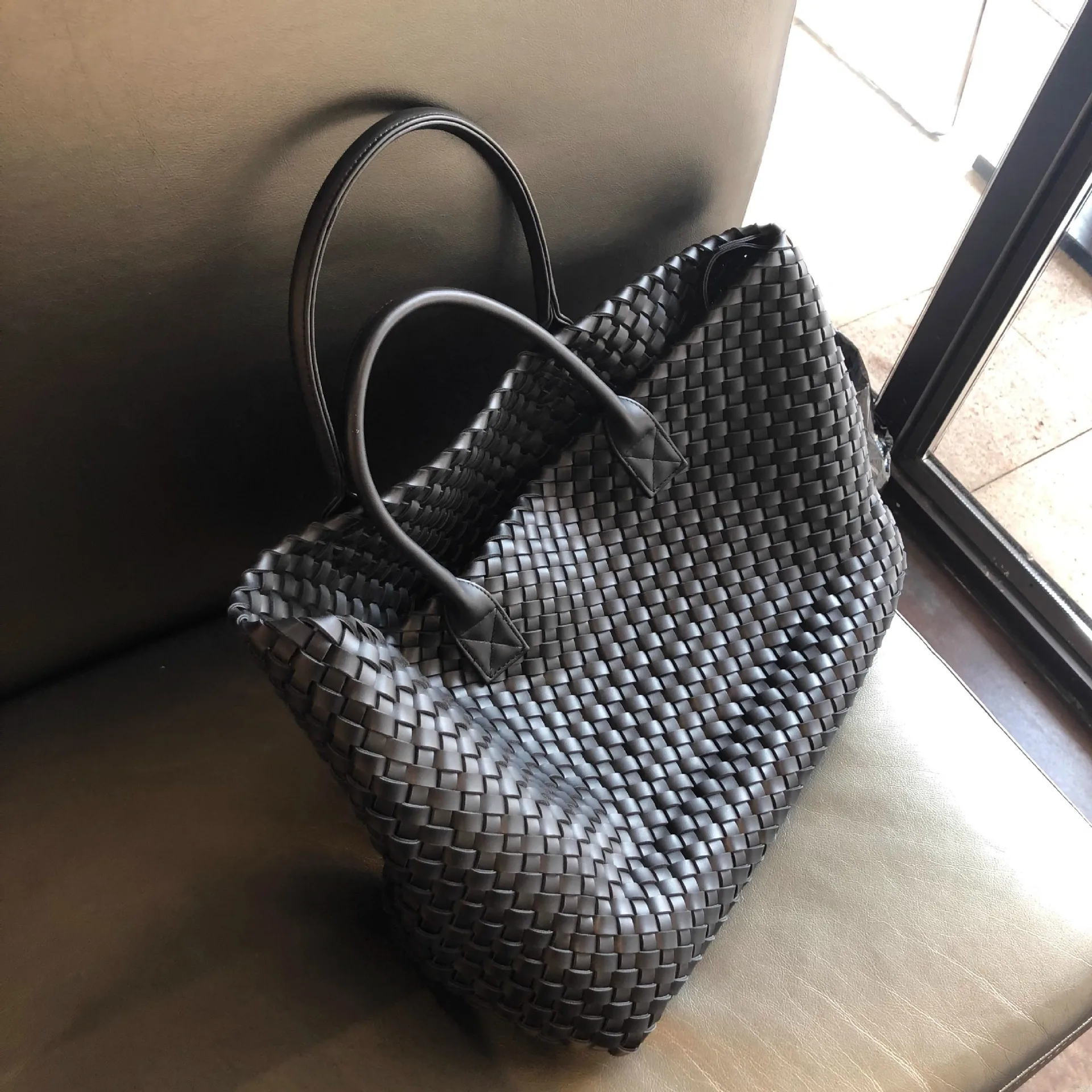 2024 New Handmade Knitted Handbag for Women, Fashionable High-end Handbag, Celebrity Style Trendy Shoulder Bag, Street Tote Bag