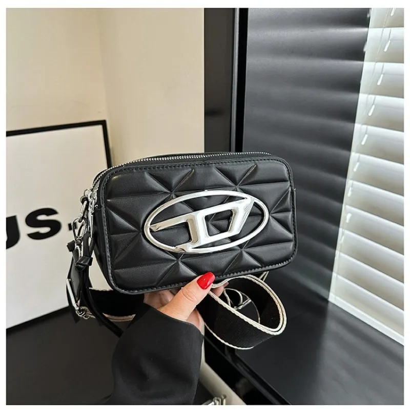 

Women's Stylish Quilted Camera Bag Trendy Versatile & Casual Crossbody/Shoulder Bag Perfect for Daily Commute, Shopping & Travel