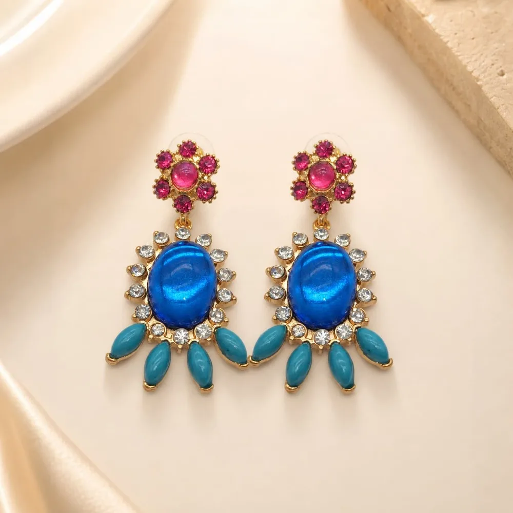 Retro Ornate Ornaments, Quality Colored Diamonds, Elegant Design Earrings For Party Gift For Women 0319