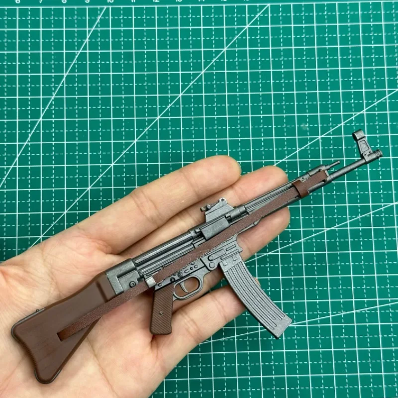 

1/6 Scale MP44 StG44 Assault Rifle Model WWII German Army for 12" Soldier Action Figure Accessory Collectible Toy