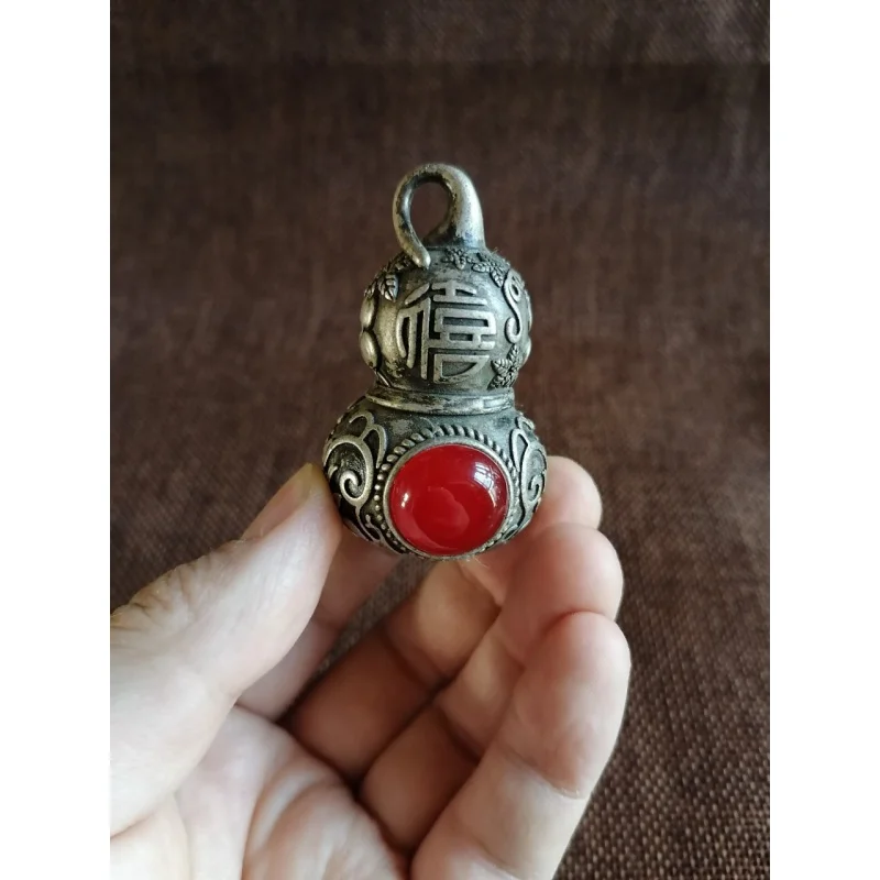 

Antique Collection Old Silver Maker Inlaid Red Agate Old Objects Old Silver Gourd Pendant Pendant Accessories Wholesale