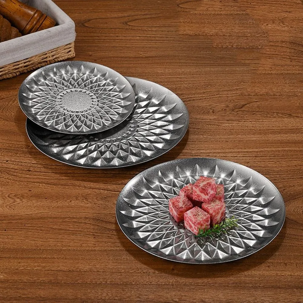 

Practical Retro Barbecue Round Tray Thickened Hammer Pattern Hot Pot Tray Stainless Steel Reusable Steak Salad Plate Restaurant