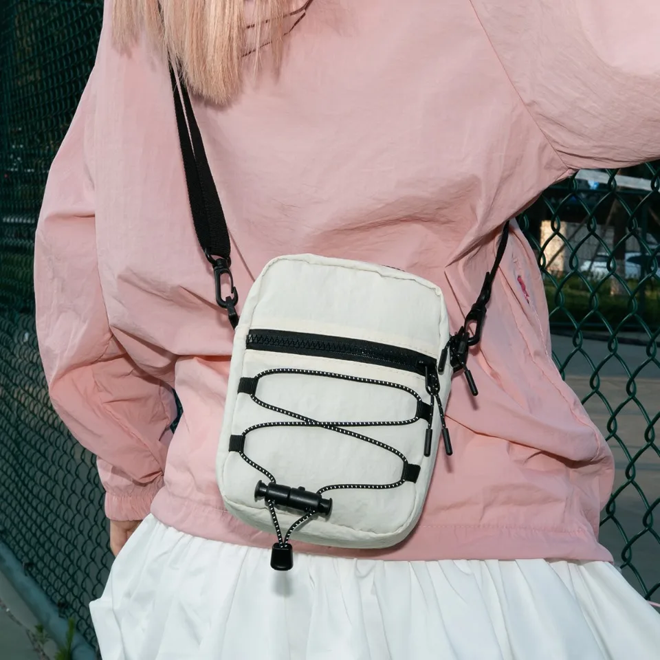 

Women's Crossbody Phone Bag Fashion Messenger Purse Large Capacity Nylon Shoulder Bag for Mobile Phone Storage ﻿ ﻿