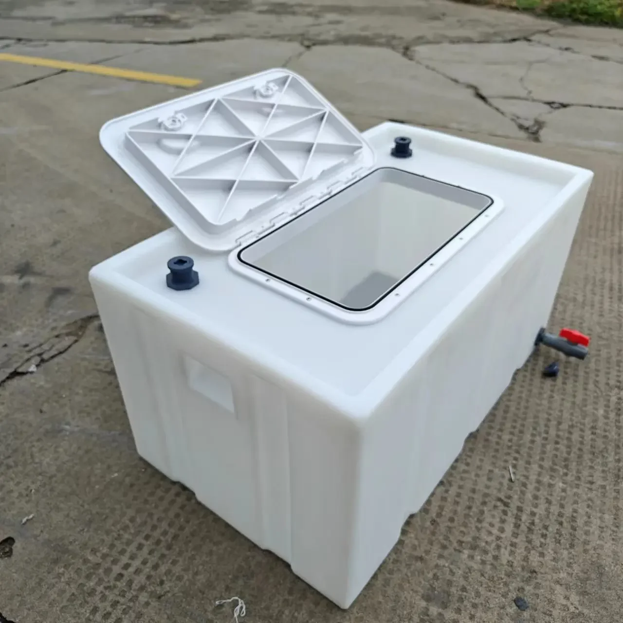 Car-Mounted Sealed Live Fish Box, Household Plastic Fish Bucket with Horizontal Flip Cover for Fish Transportation, In Stock