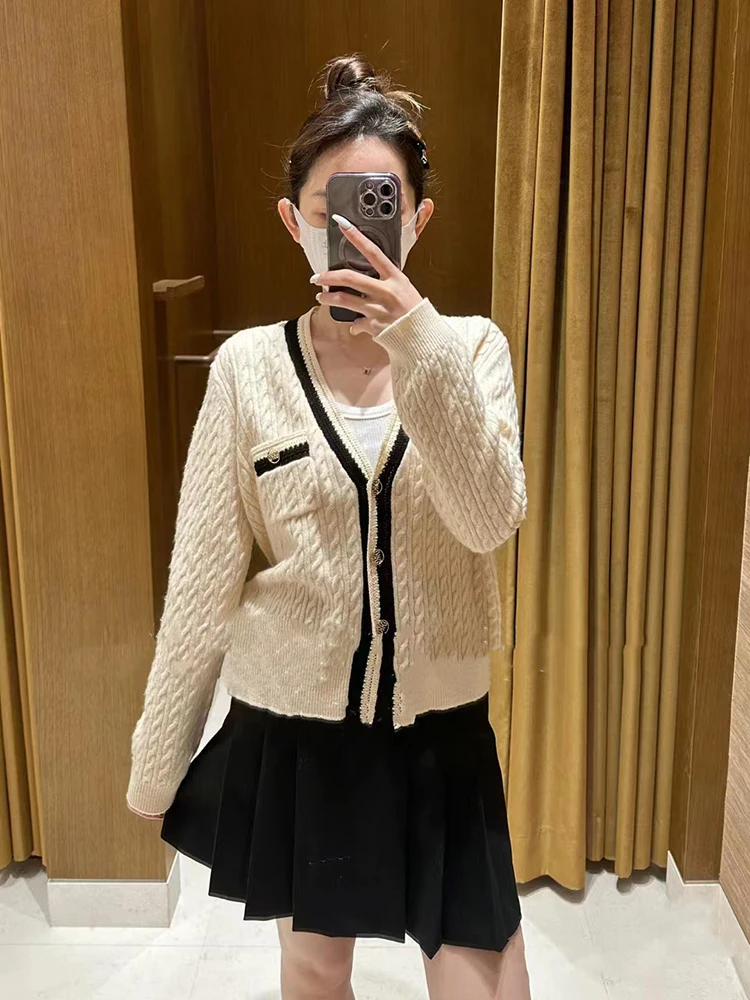 Temperament casual long-sleeved women's knit sweater 2024 autumn new black edge color collision V-neck twist knit cardigan