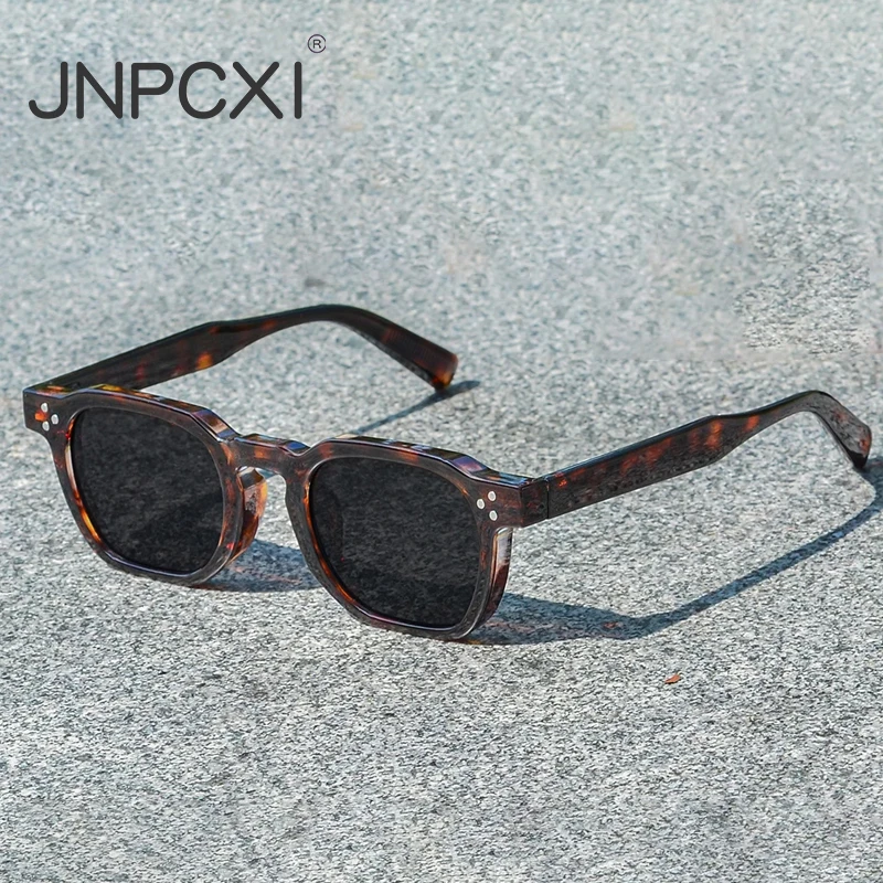 Gafas de sol JNPCXI Square Rivets para mujeres y hombres, gafas de sol vintage de moda, gafas de sol de playa para damas, protección UV para hombres y mujeres