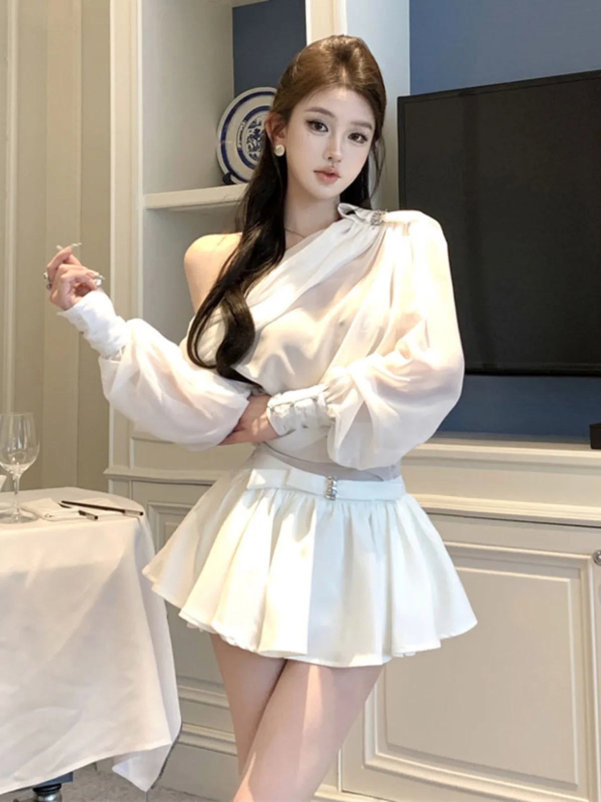 

Unique Pure Desire Sexy Knot Oblique Shoulder Pleated Skirt Two-Piece Set Spring Fashionable Women's Outfit