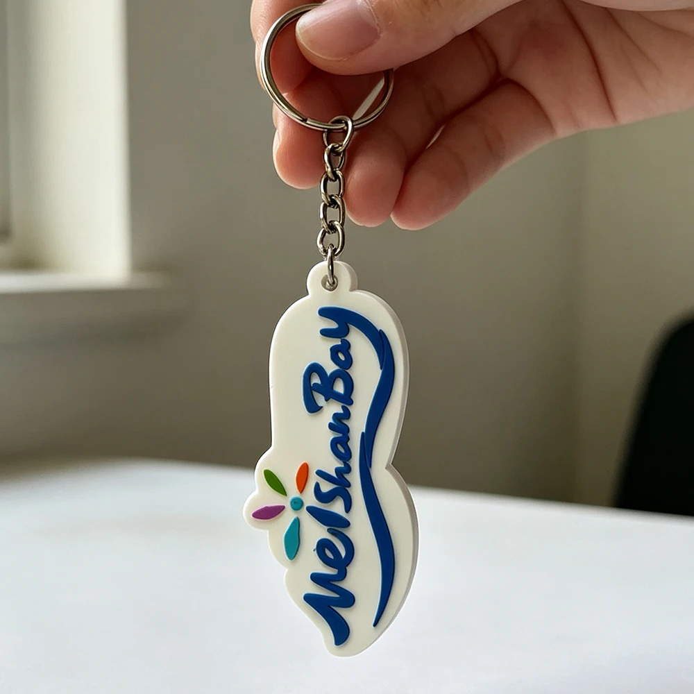 Wholesale Custom 2d/3d Soft Rubber Key Chain Silicone Keyring Plastic Pvc Key Holder Chain Personalised logo Fashion Keychains