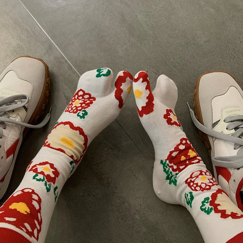 Spring Summer Cute Multi Colored Jacquard Carrot Cat Flower Artistic Patterns Cotton Split Toe Woman Socks Two-Toed Tabi Sox