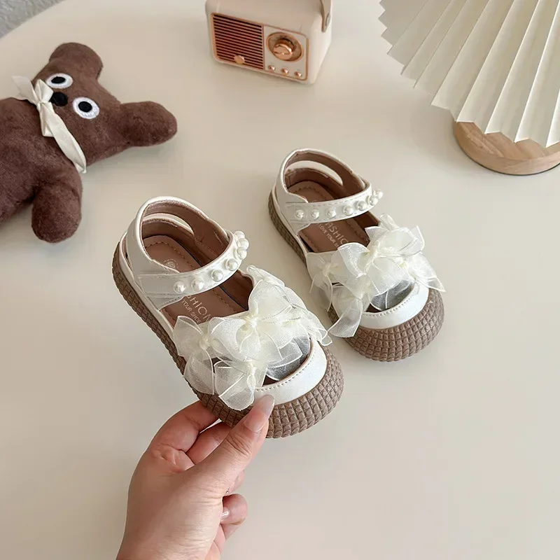 Girls Flats Mesh Lace Flowers Sweet Pearls 2025 New Kids Princess Shoes Toes Capped Non-slip Children Sandals for Summer Soft