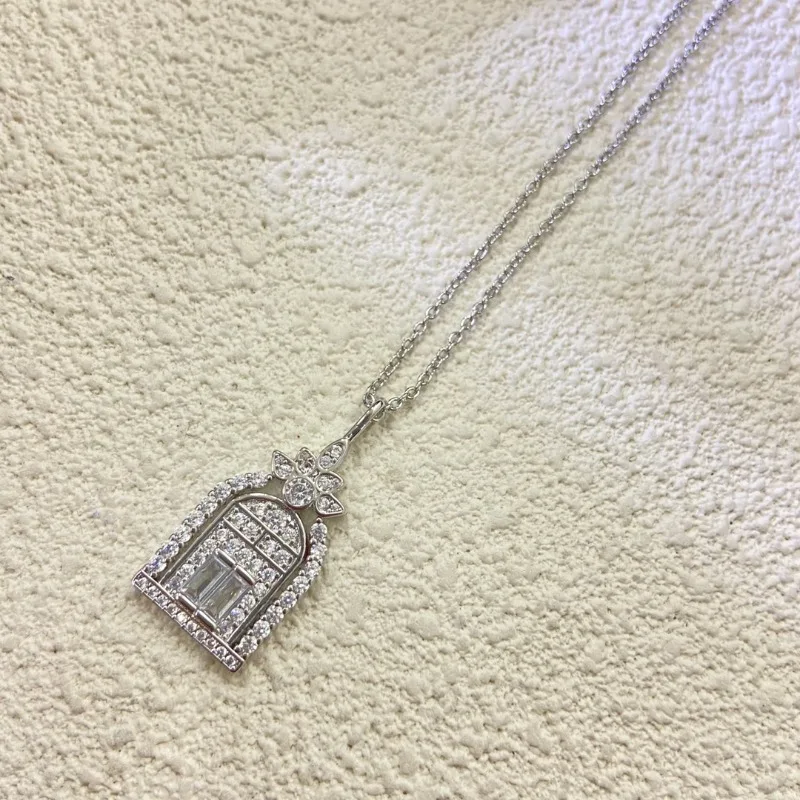 Women's Arched Rectangular Cut Pendant Necklace, Retro Luxurious Geometric Shaped Jewelry, Perfect for Wedding Banquets, Formal Occasions, Daily Wear, Anniversary Dates, and Birthday Gifts
