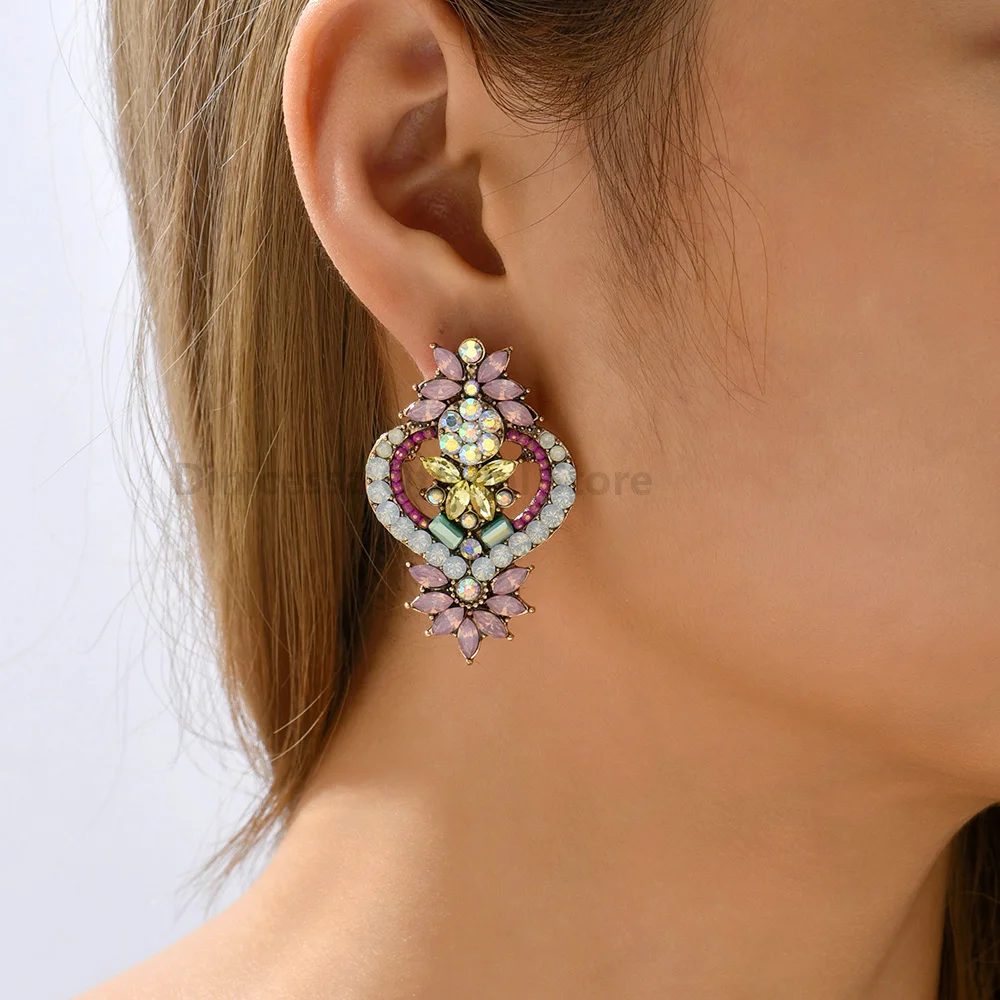 Vintage Fashion Crystal Flower Charm Decor Stud Earrings For Women Trend Luxury Design Unusual Party Jewelry Ear Accessories