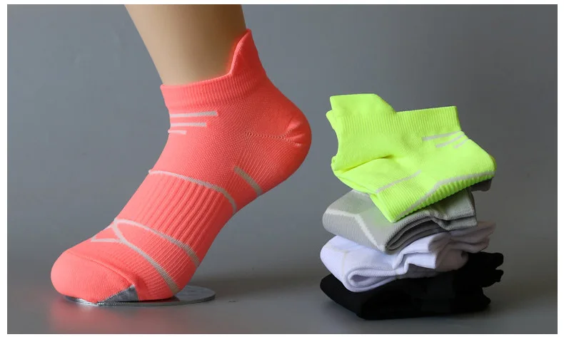 2Pairs Boot Hiking Thermal Regulating Merino Wool Athletic Crew Cotton Socks Sports Cycling Men Women Odor Resistance 1W507