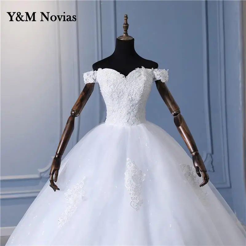 Y & M-Frisado Barco Pescoço Fora Do Ombro Vestido De Noiva, Vestidos De Casamento Branco, Apliques De Renda, Comprimento Do Pavimento ou Trem, Vídeo Real