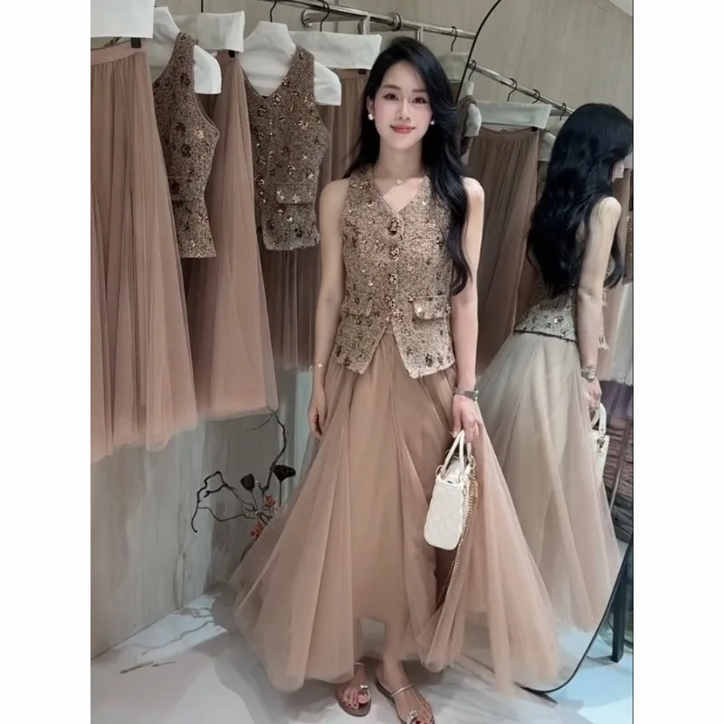 

2026 Spring and Summer French Small Fragrant Style Suit Women Sequined Vest Top High Waist Mesh Half-length Skirt Two-piece Set