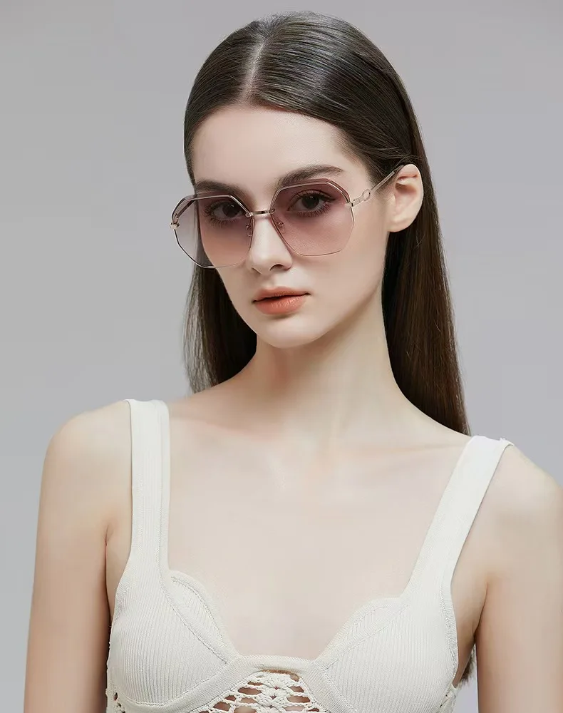 

New Gradient Oversized Square Sunglasses Women New Luxury Brand Hollow Lens Vintage Alloy Sun Glasses Female Shades UV400