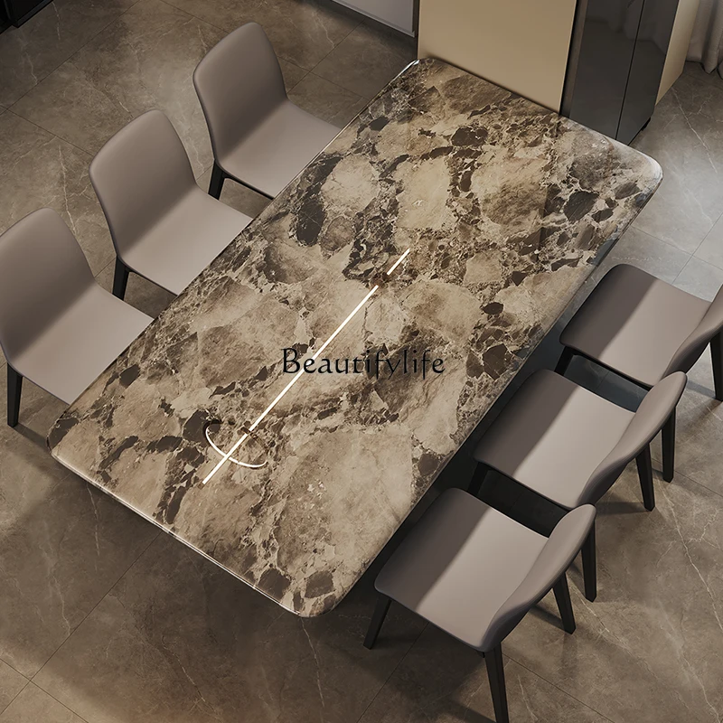 -*イタリアの軽い高級大理石のダイニングテーブル、モダンでシンプルな家
