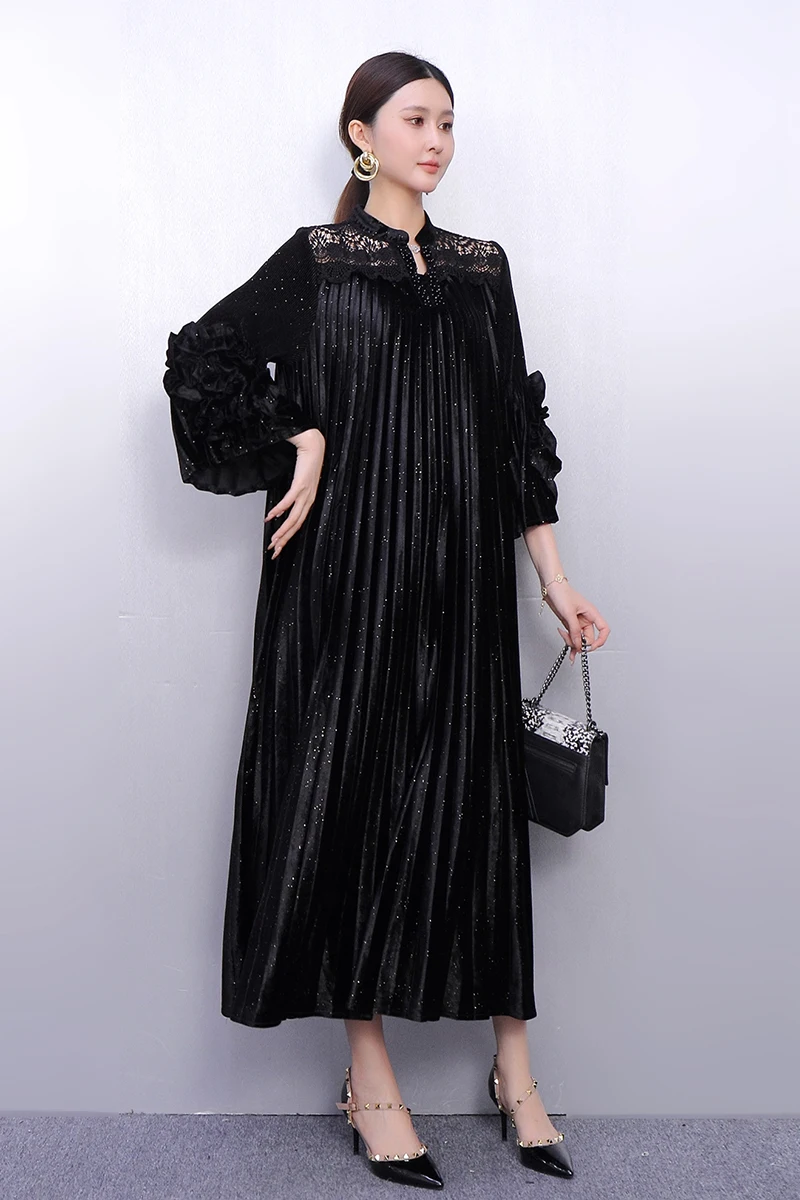 เดรสยาวผ้ากำมะหยี่แต่งลูกไม้ลายดอกไม้ สไตล์ลำลองสำหรับผู้หญิง ฤดูใบไม้ร่วง-ฤดูหนาว ปี 2025 รุ่น J2093 ขายส่ง