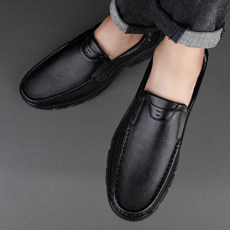 Sapatos casuais masculinos de couro para slip-on, dedo do pé redondo, plataforma sólida, mocassins diários, moda primavera e outono, 2023