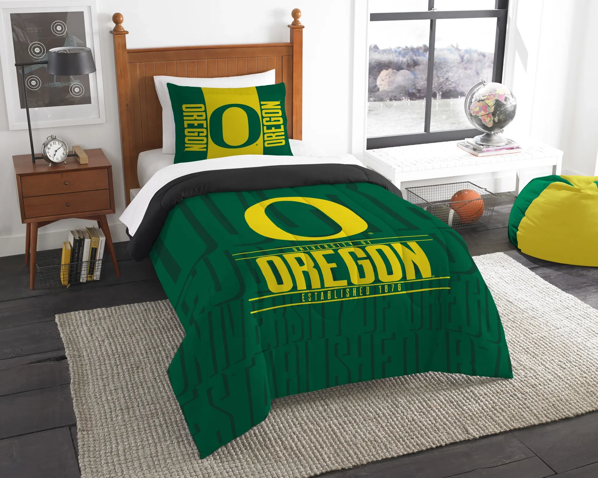 

Oregon OFFICIAL Collegiate "Modern Take" Twin Comforter & Sham Set