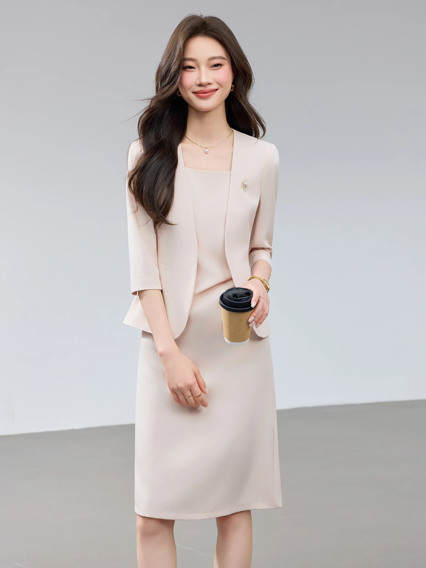 

Женский костюм из ацетатного атласа: дышащий повседневный жакет с круглым подолом из тонкого материала для весны и лета