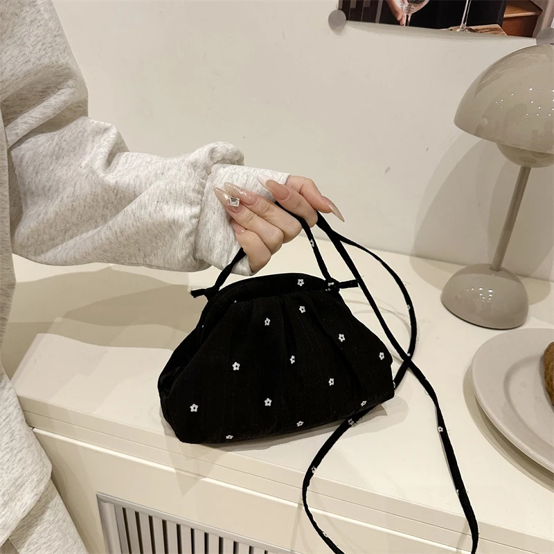 

Fashion Minimalist Small Square Bags Polka Dot Casual Messenger Bags Versatile Trendy Crossbody Bags New Personalized Small Bags