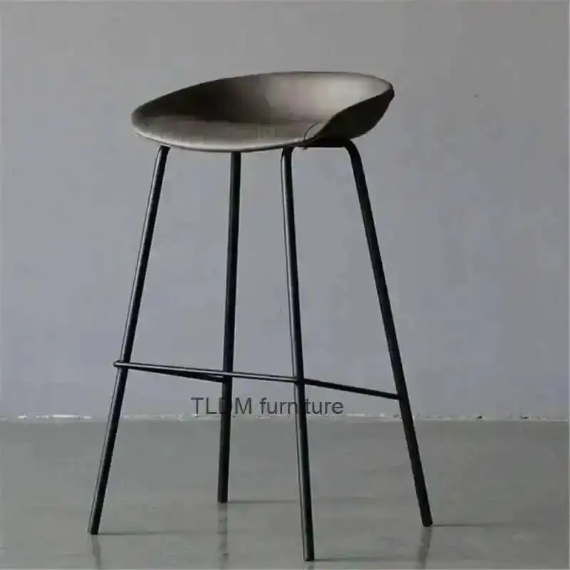 

Коммерческие современные минималистичные барные стулья, барная мебель, кованое железо для кафе, дизайнерские высокие табуреты в индустриальном стиле, барный стул в стиле ретро