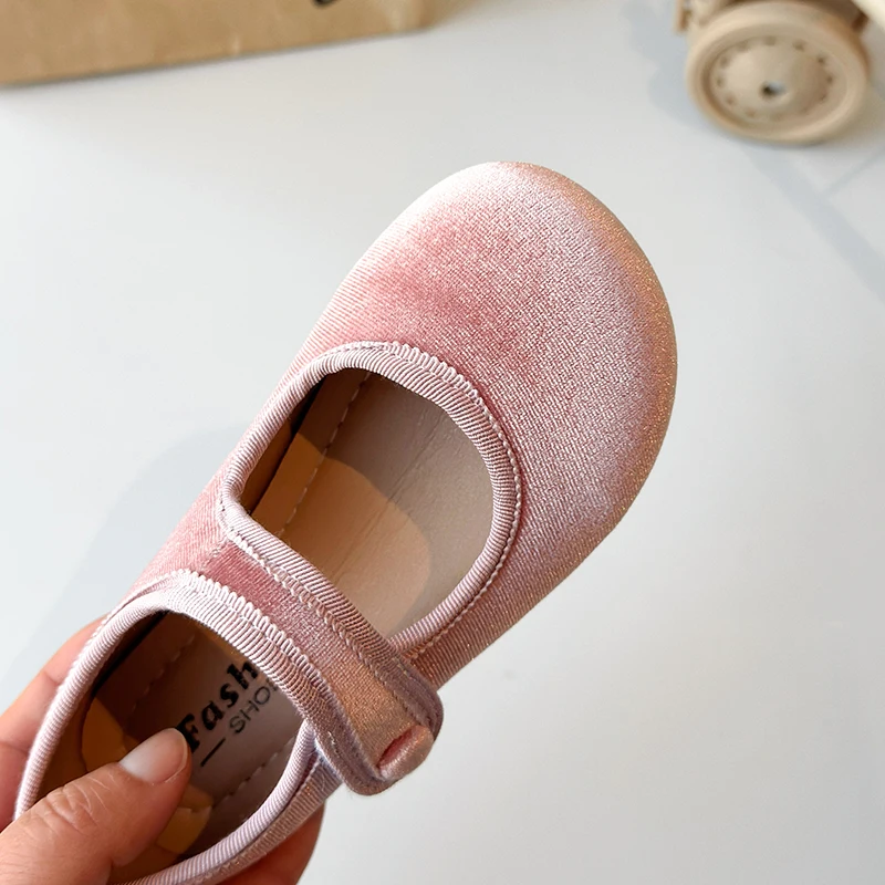 

Детские бархатные туфли для девочек, новые повседневные туфли для малышей, модные туфли Мэри Джейн, весенние детские туфли на мягкой подошве, ретро-танцевальные туфли без каблука