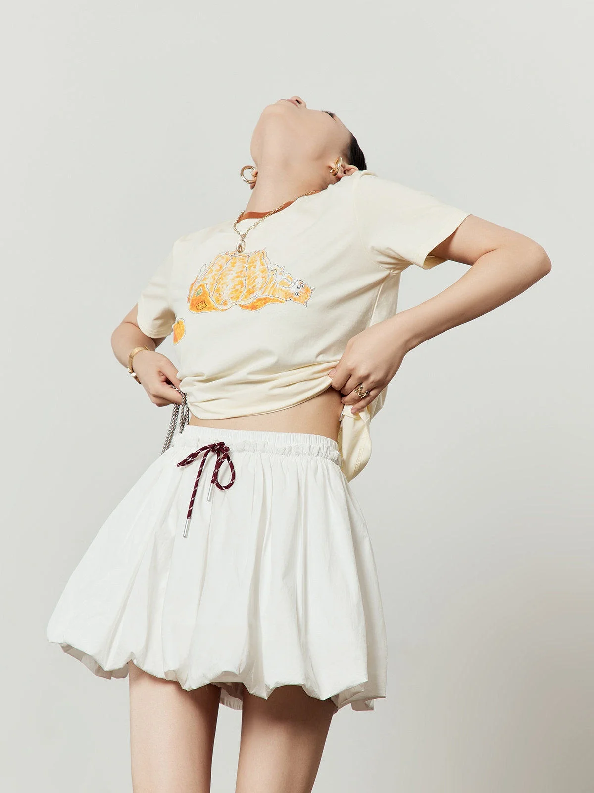 

Свободная женская футболка с круглым вырезом и коротким рукавом, цвет молочный абрикос, повседневная, летняя, новинка, антивозрастной модный дизайн