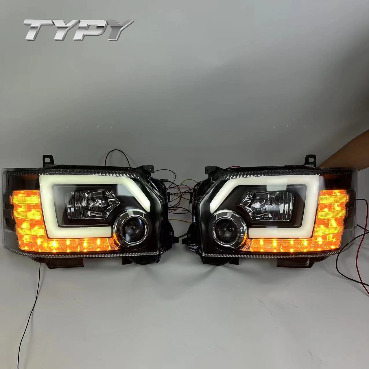 

Car Headlamp Headlights Modified Head Lamp Head Light LED Daytime Running Lights For Toyota Hiace Bus 2014-2018