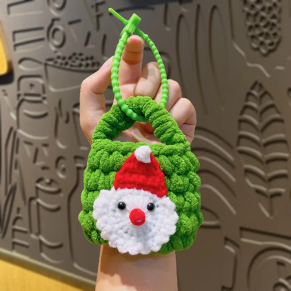 Mini Christmas Keychain Material Snowflake Pattern Hand-woven Yarn Bag Cartoon Santa Hand Knitting Coin Purse Cartoon Santa