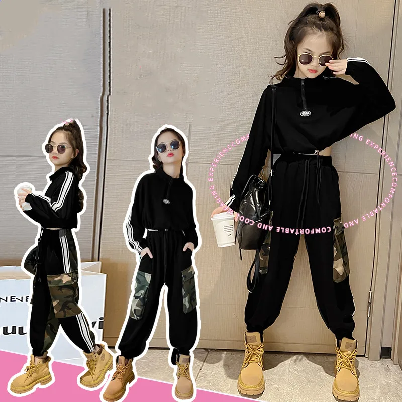 

Girls Set 2023 New Children's Black Sweatshirt Short Jacket Suit camouflage Patchwork Joggers High Waist Cargo Pants Outfits 12T