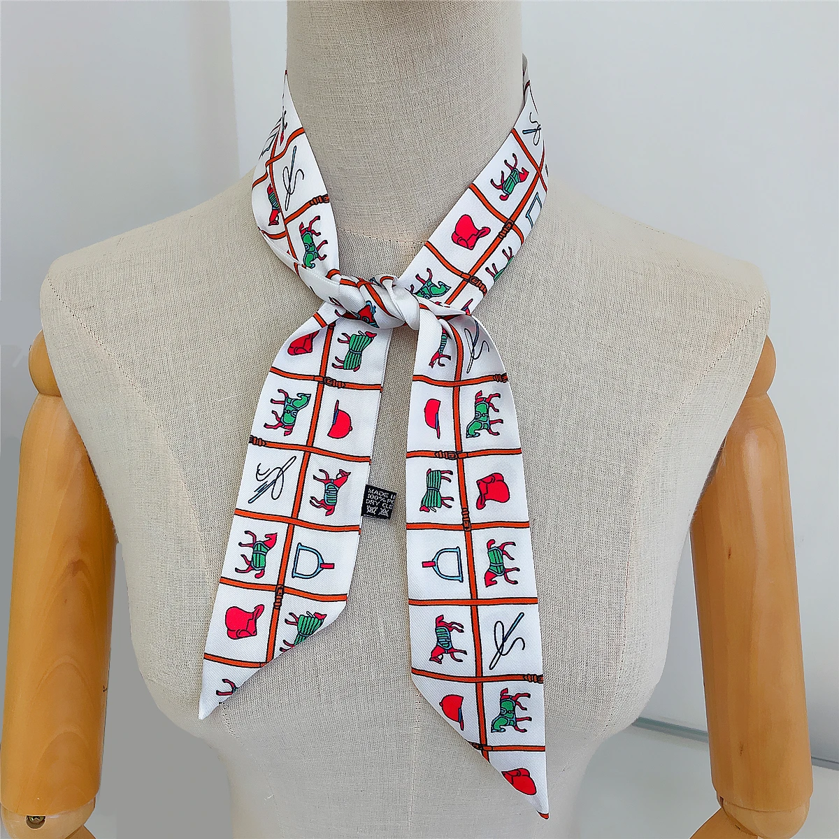 2024 Design Plaid Horse Scarf Women Luxury Brand Silk Scarf Fashion Foulard Skinny Bag Scarves Hair Headband Neckerchief