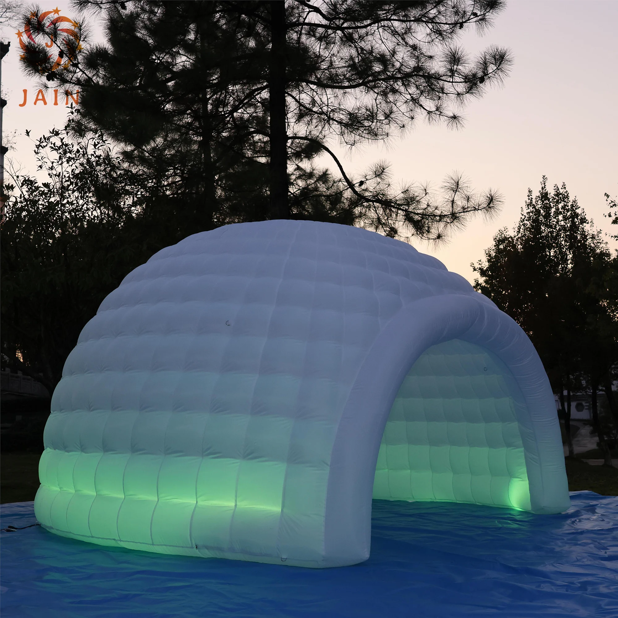 Inflatable Bar Tent Plastic Igloo Dome Inflatable Bar House White Igloo Marquee Event Dome With Built-in Blower and LED Light