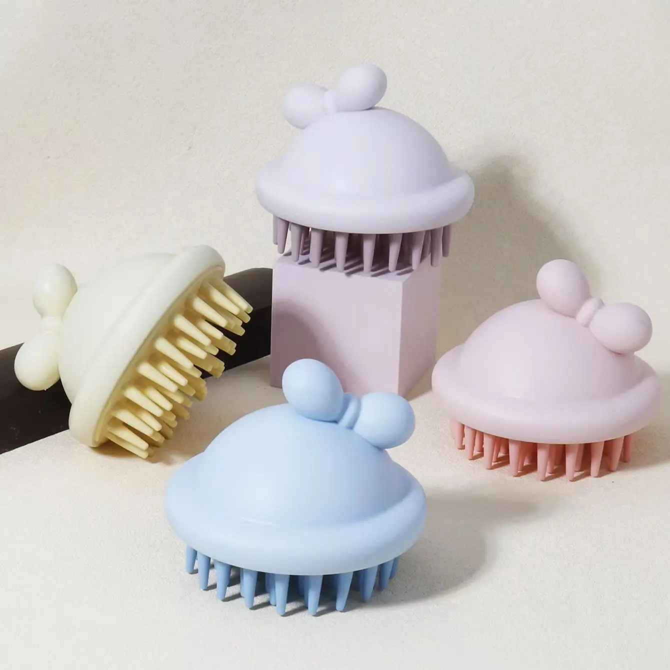 Cartoon Silicone Shampoo Brush Head Scalp Massage Comb Shampoo Massage Brush Bath Brush Salon Tools ﻿Special for real hair wigs
