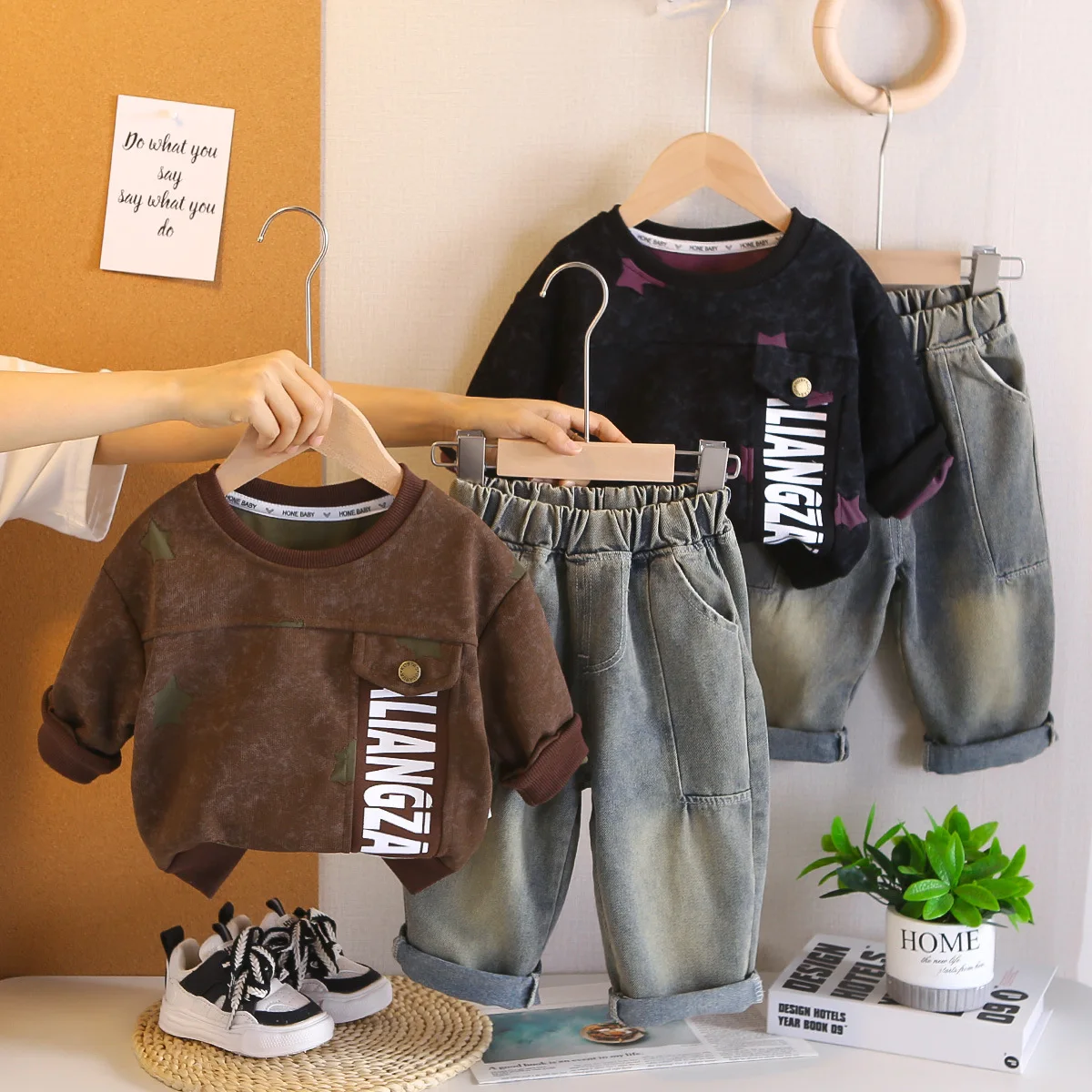 Boys suit 2025 spring and autumn new little boy casual sportswear boys round neck star sweater jeans two-piece set